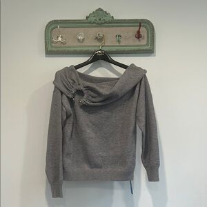 Cupshe off the shoulder horse shoe clasp Sweater medium new w tags grey